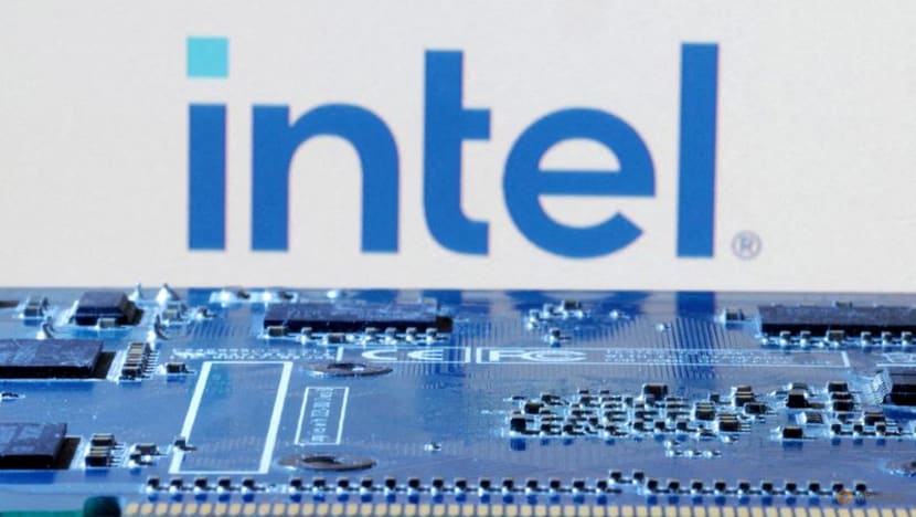 Intel's Amazon chip deal lifts investor co<em></em>nfidence in money-losing foundry unit 