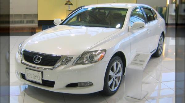 White 2009 Lexus GS 350 on display