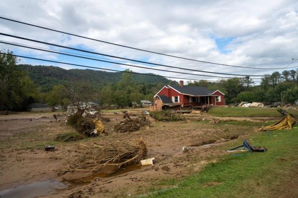 Workers with FEMA, the Natio<em></em>nal Guard, Duke Energy, and others are pictured on Tuesday, October 1, 2024,