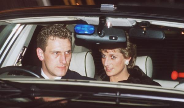 Photo must be credited ?Dave Parker/Alpha 017914 31/01/95 Princess Diana and her new chauffer Steve Davis return from New York Heathrow Airport , London